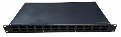 פנל אופטי פרימיום 1U ל-24xSC כפול או 24xLC קוואד, כולל מגש היתוך וברגים למתאמים